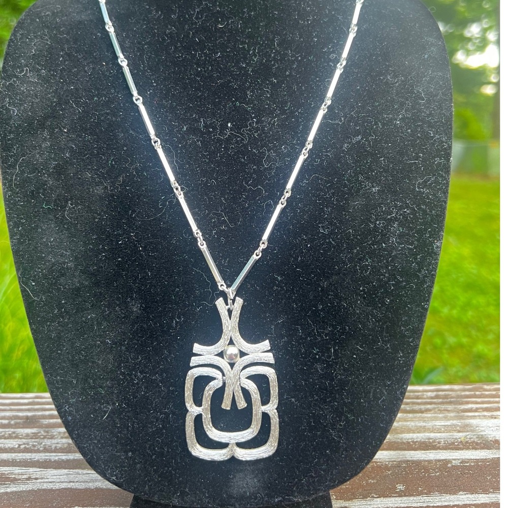 1970s Avon Vintage Silver‎ Tone Mayan Necklace